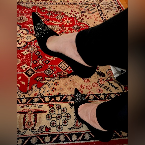 Beautiful Stuart Weitzman Formal Evening Pumps, Black, with Crystals & Lace, 7M - Picture 2 of 9